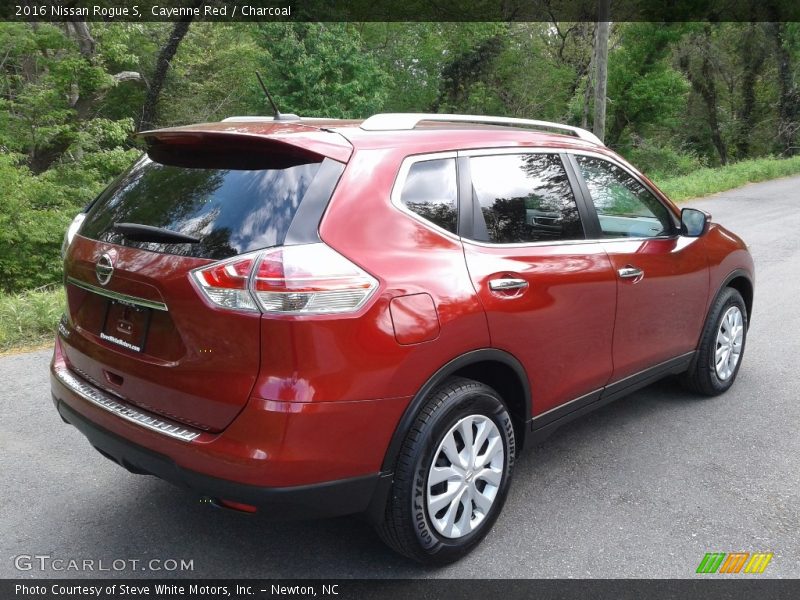 Cayenne Red / Charcoal 2016 Nissan Rogue S