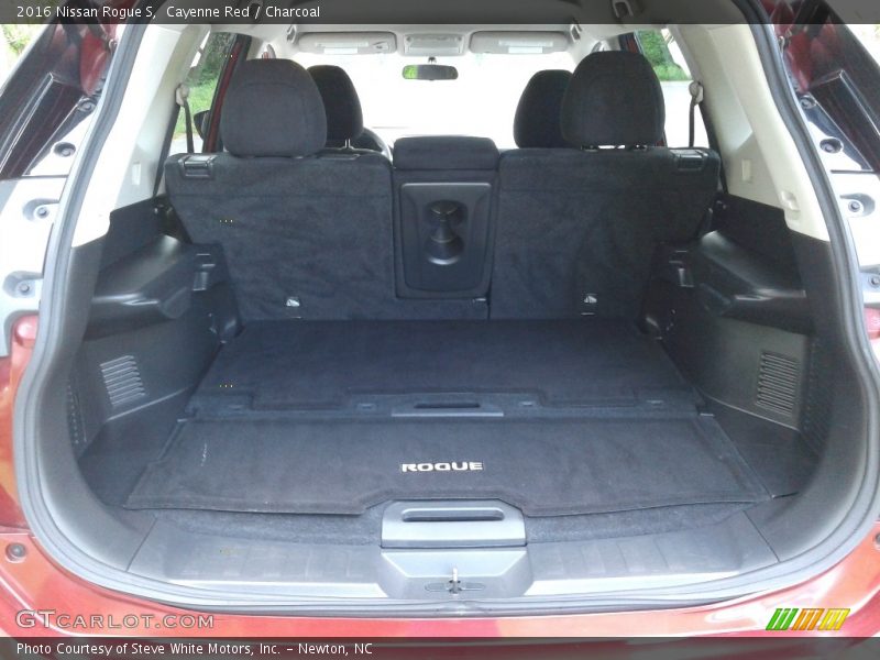 Cayenne Red / Charcoal 2016 Nissan Rogue S