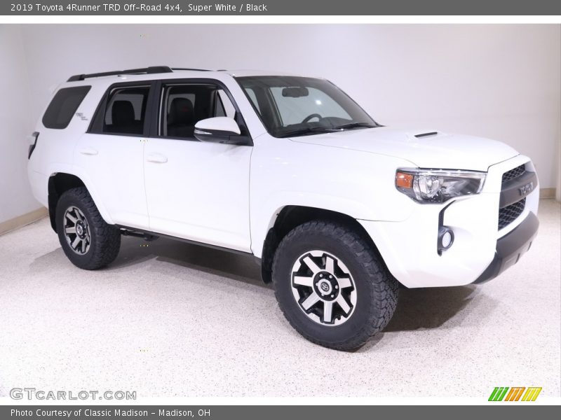 Super White / Black 2019 Toyota 4Runner TRD Off-Road 4x4