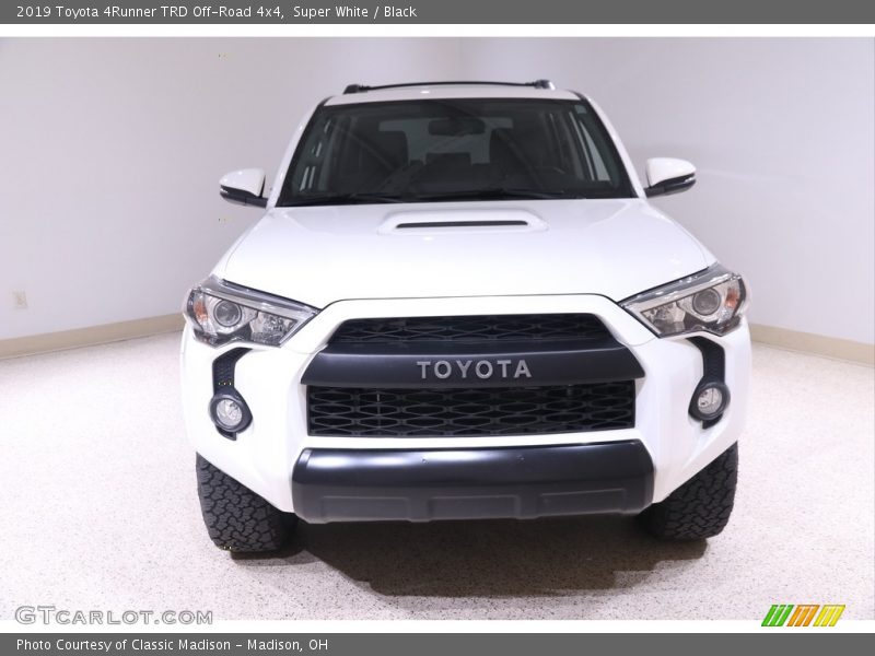 Super White / Black 2019 Toyota 4Runner TRD Off-Road 4x4