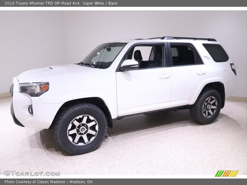 Super White / Black 2019 Toyota 4Runner TRD Off-Road 4x4