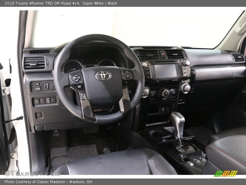Super White / Black 2019 Toyota 4Runner TRD Off-Road 4x4