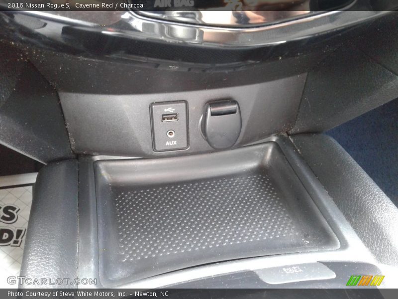 Cayenne Red / Charcoal 2016 Nissan Rogue S