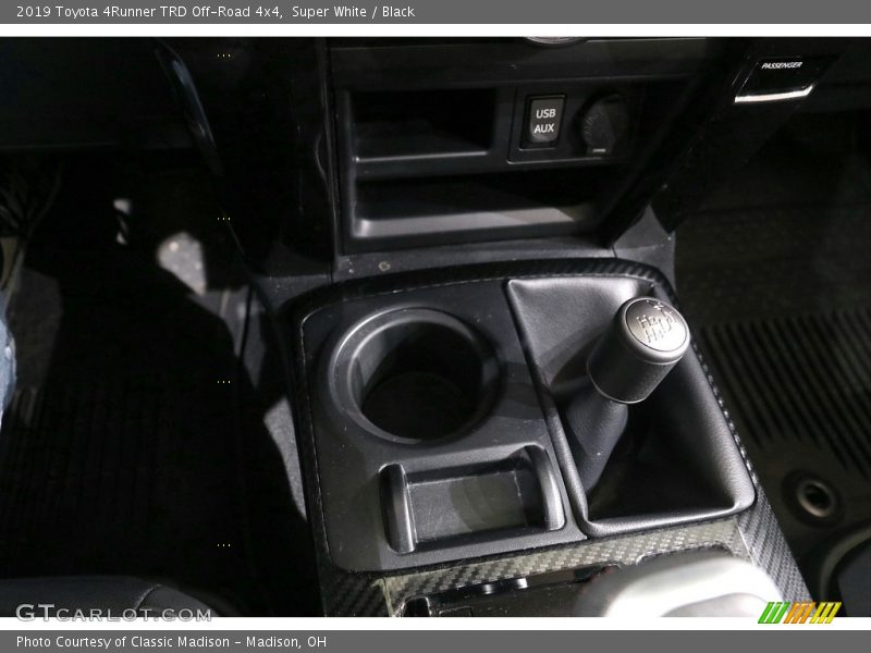 Super White / Black 2019 Toyota 4Runner TRD Off-Road 4x4
