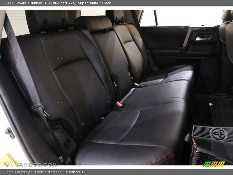 Super White / Black 2019 Toyota 4Runner TRD Off-Road 4x4