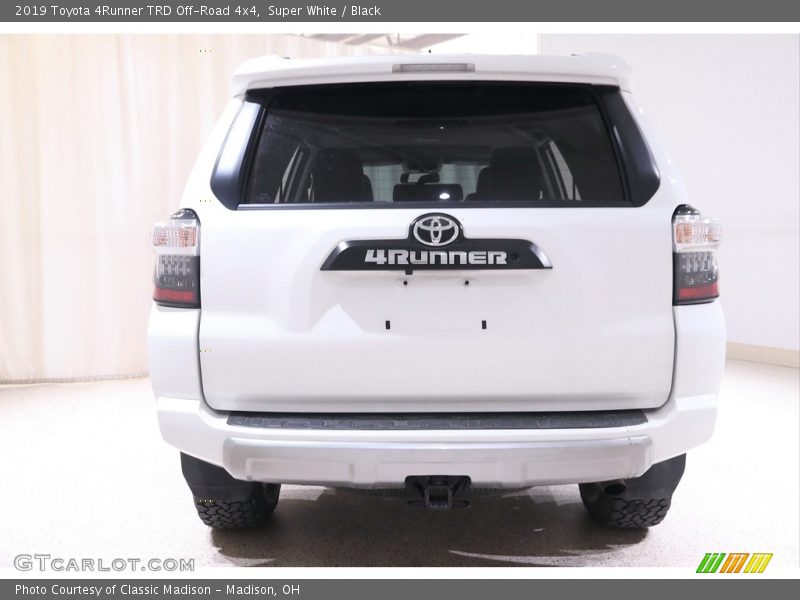 Super White / Black 2019 Toyota 4Runner TRD Off-Road 4x4
