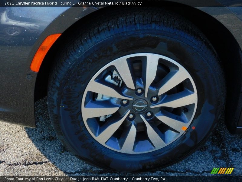 Granite Crystal Metallic / Black/Alloy 2021 Chrysler Pacifica Hybrid Touring L
