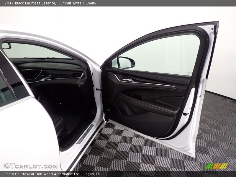 Summit White / Ebony 2017 Buick LaCrosse Essence