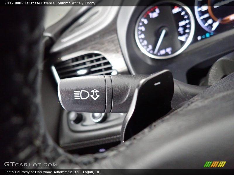 Summit White / Ebony 2017 Buick LaCrosse Essence