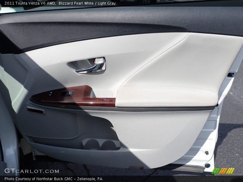 Blizzard Pearl White / Light Gray 2011 Toyota Venza V6 AWD