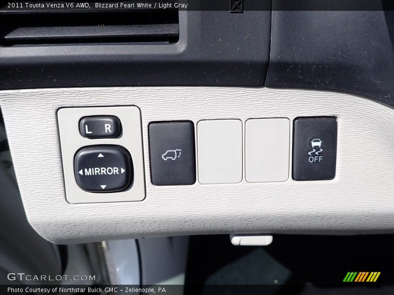 Blizzard Pearl White / Light Gray 2011 Toyota Venza V6 AWD