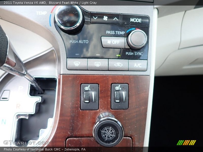 Blizzard Pearl White / Light Gray 2011 Toyota Venza V6 AWD