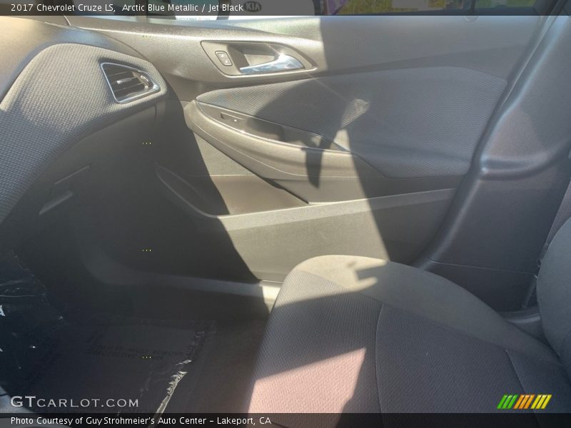 Arctic Blue Metallic / Jet Black 2017 Chevrolet Cruze LS