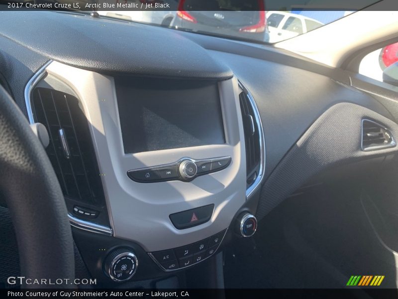 Arctic Blue Metallic / Jet Black 2017 Chevrolet Cruze LS