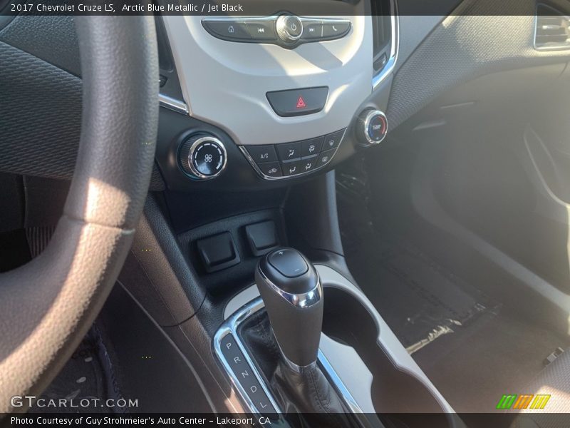 Arctic Blue Metallic / Jet Black 2017 Chevrolet Cruze LS