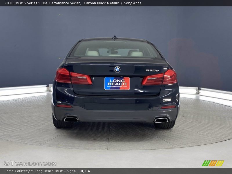 Carbon Black Metallic / Ivory White 2018 BMW 5 Series 530e iPerfomance Sedan