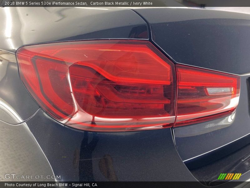 Carbon Black Metallic / Ivory White 2018 BMW 5 Series 530e iPerfomance Sedan