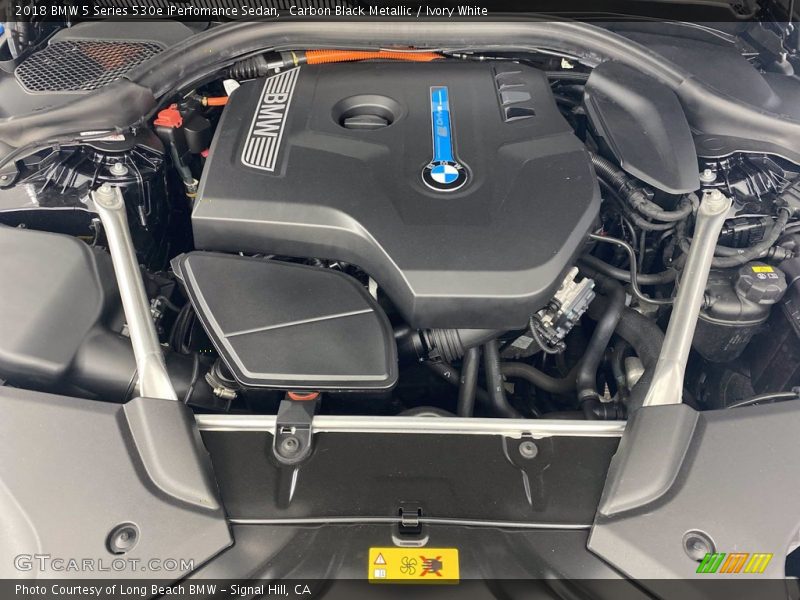 Carbon Black Metallic / Ivory White 2018 BMW 5 Series 530e iPerfomance Sedan