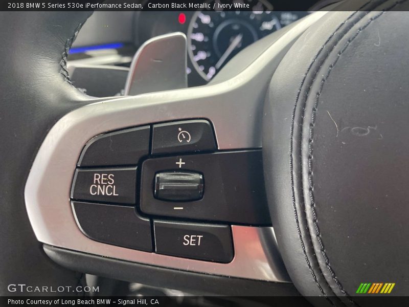 Carbon Black Metallic / Ivory White 2018 BMW 5 Series 530e iPerfomance Sedan