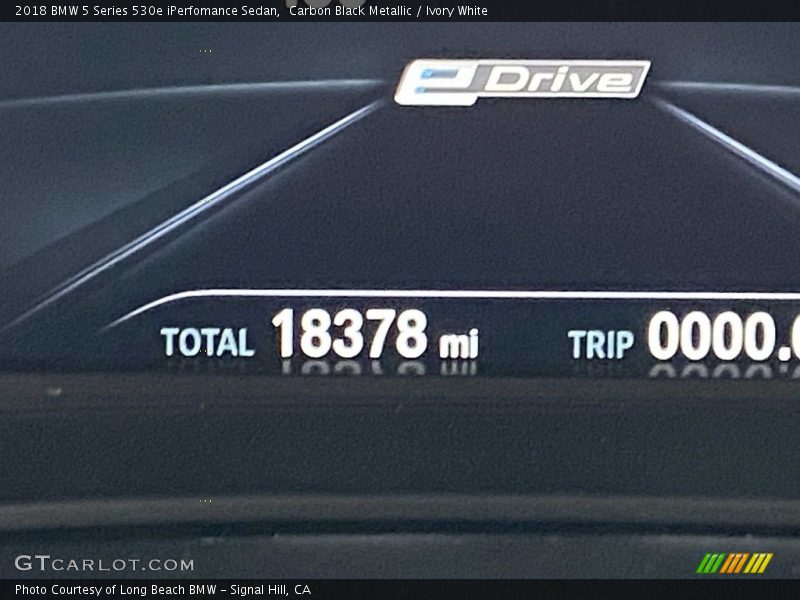 Carbon Black Metallic / Ivory White 2018 BMW 5 Series 530e iPerfomance Sedan