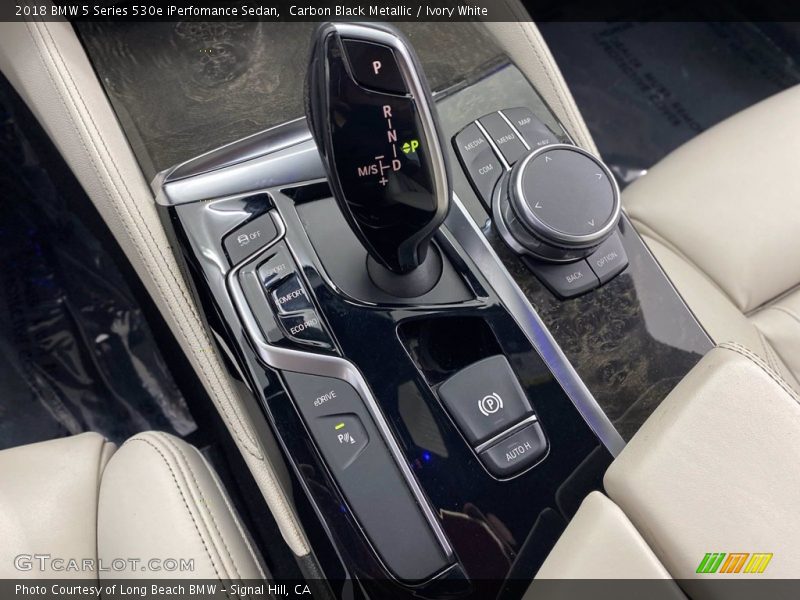 Carbon Black Metallic / Ivory White 2018 BMW 5 Series 530e iPerfomance Sedan