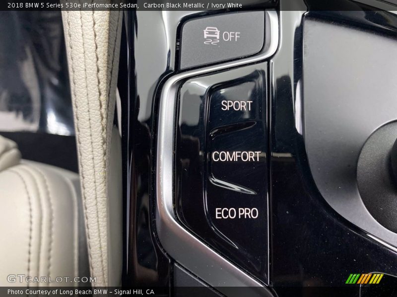 Carbon Black Metallic / Ivory White 2018 BMW 5 Series 530e iPerfomance Sedan