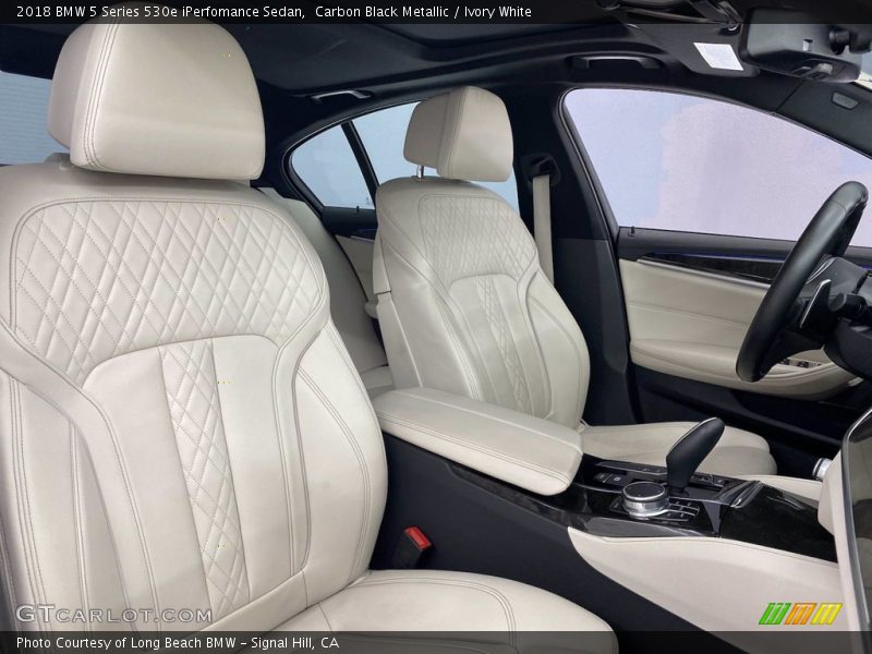 Carbon Black Metallic / Ivory White 2018 BMW 5 Series 530e iPerfomance Sedan