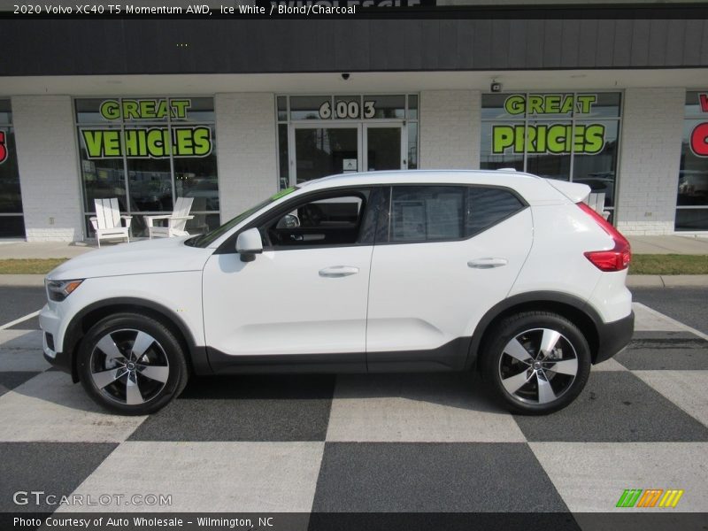 Ice White / Blond/Charcoal 2020 Volvo XC40 T5 Momentum AWD