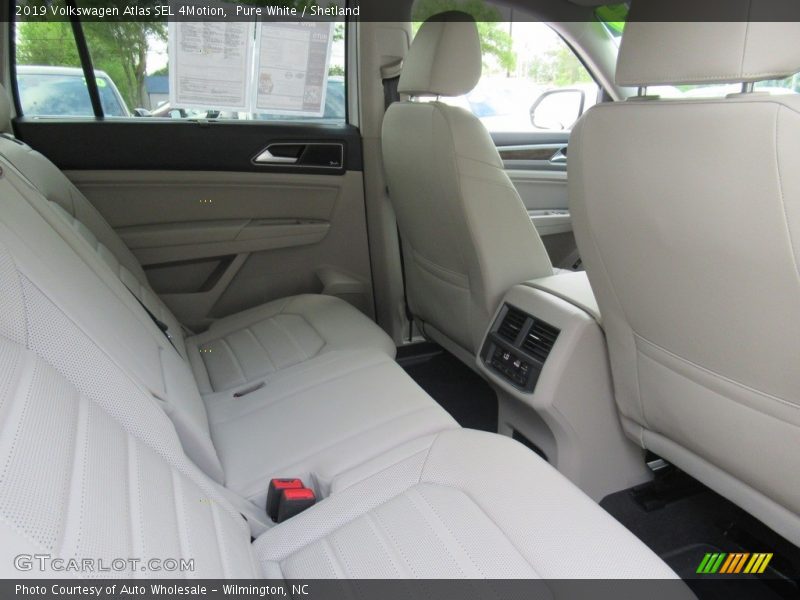 Pure White / Shetland 2019 Volkswagen Atlas SEL 4Motion
