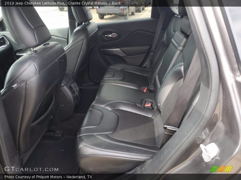Granite Crystal Metallic / Black 2019 Jeep Cherokee Latitude Plus