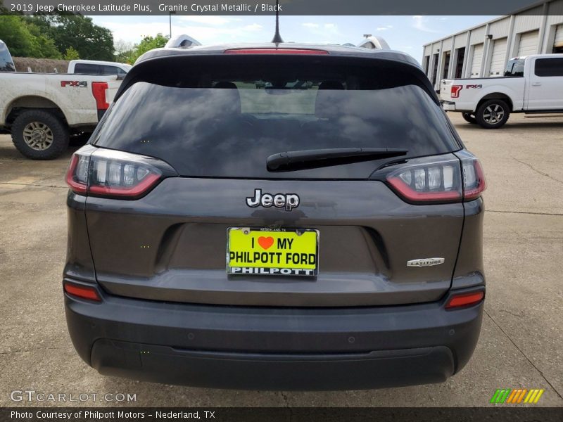 Granite Crystal Metallic / Black 2019 Jeep Cherokee Latitude Plus