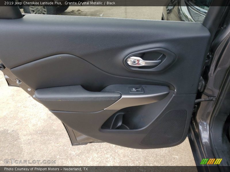 Granite Crystal Metallic / Black 2019 Jeep Cherokee Latitude Plus