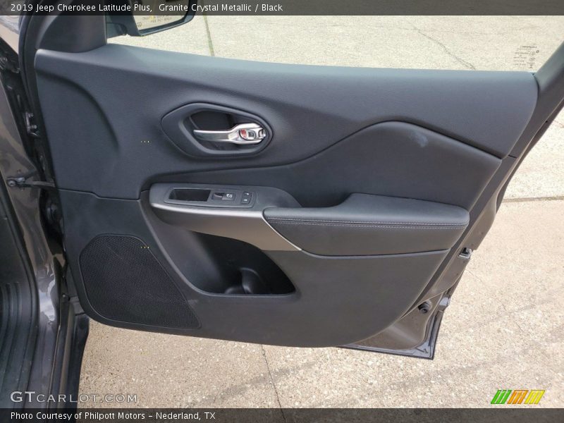 Granite Crystal Metallic / Black 2019 Jeep Cherokee Latitude Plus