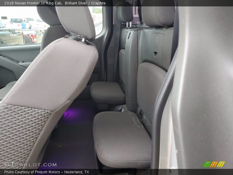 Brilliant Silver / Graphite 2018 Nissan Frontier SV King Cab