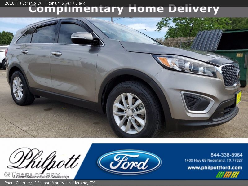 Titanium Silver / Black 2018 Kia Sorento LX