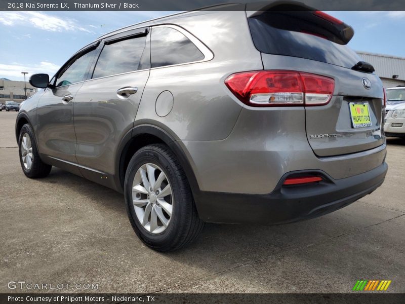 Titanium Silver / Black 2018 Kia Sorento LX