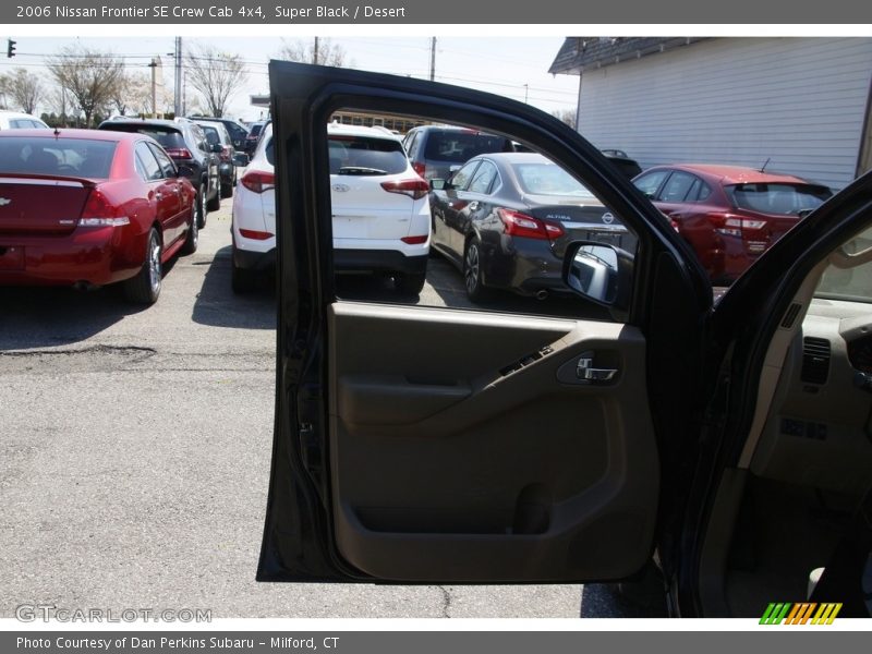 Super Black / Desert 2006 Nissan Frontier SE Crew Cab 4x4