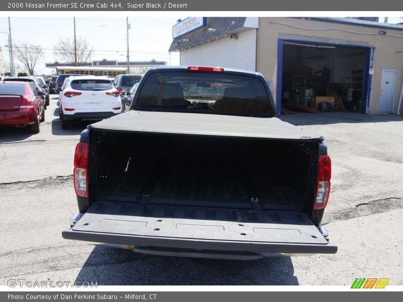 Super Black / Desert 2006 Nissan Frontier SE Crew Cab 4x4