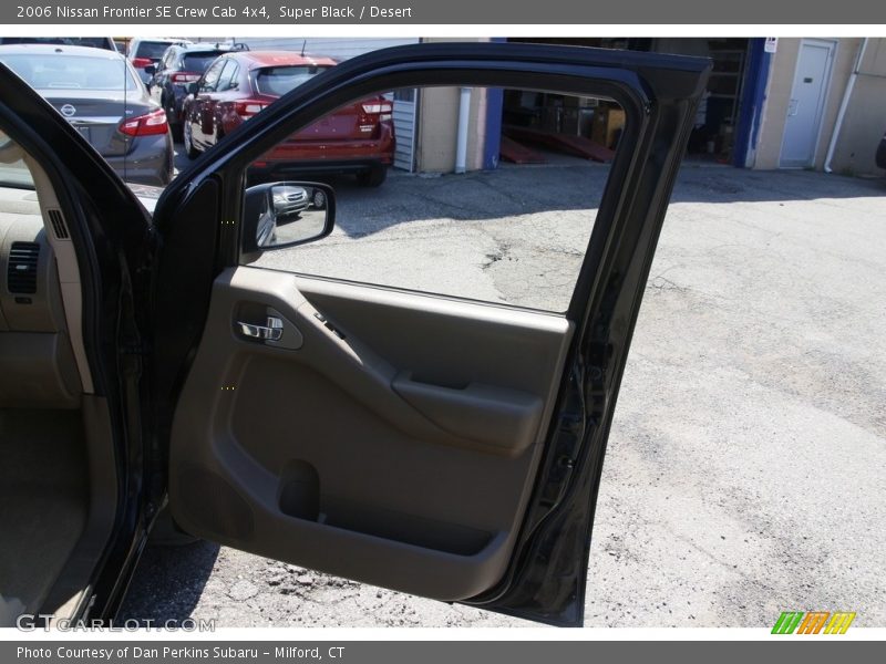 Super Black / Desert 2006 Nissan Frontier SE Crew Cab 4x4