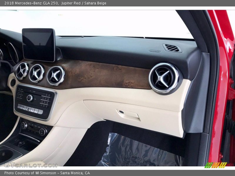 Jupiter Red / Sahara Beige 2018 Mercedes-Benz GLA 250