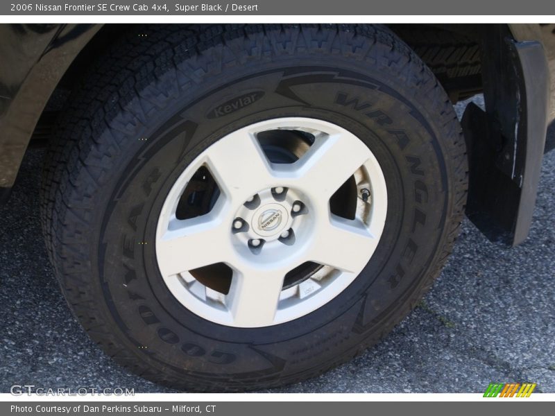 Super Black / Desert 2006 Nissan Frontier SE Crew Cab 4x4