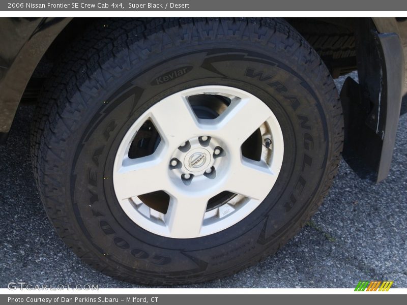 Super Black / Desert 2006 Nissan Frontier SE Crew Cab 4x4