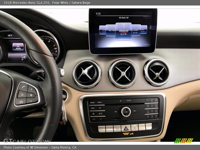Polar White / Sahara Beige 2018 Mercedes-Benz GLA 250