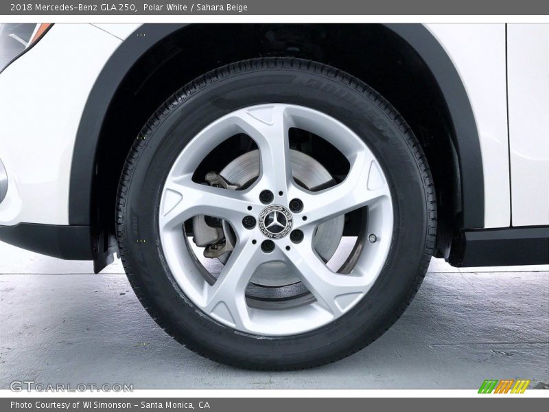 Polar White / Sahara Beige 2018 Mercedes-Benz GLA 250