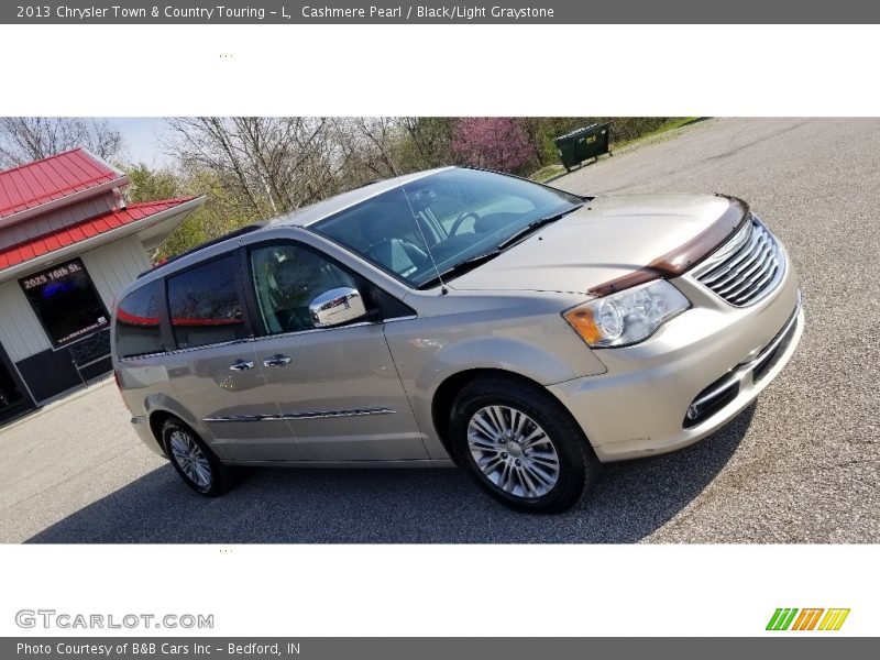 Cashmere Pearl / Black/Light Graystone 2013 Chrysler Town & Country Touring - L