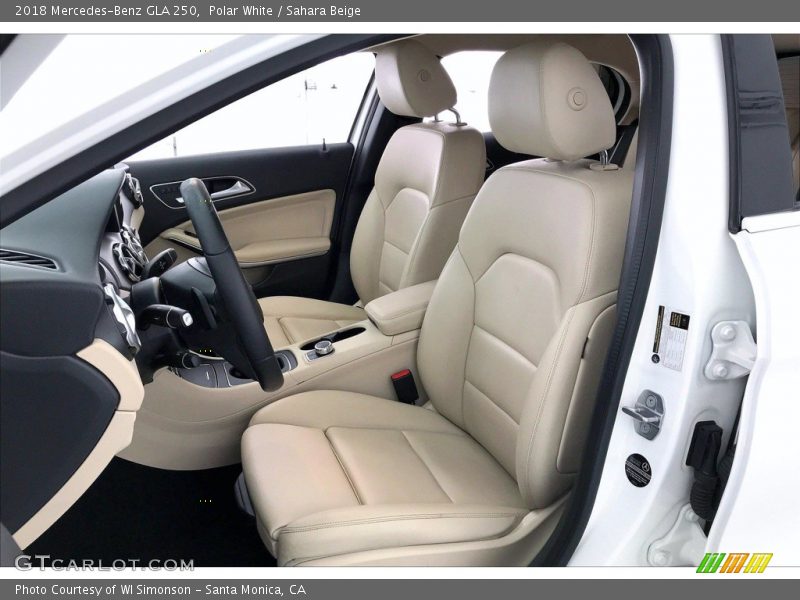 Polar White / Sahara Beige 2018 Mercedes-Benz GLA 250