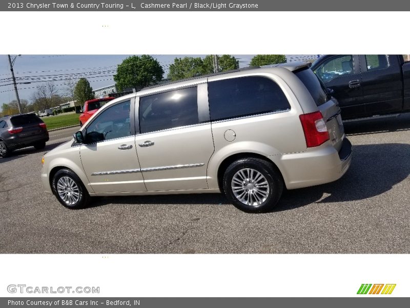 Cashmere Pearl / Black/Light Graystone 2013 Chrysler Town & Country Touring - L