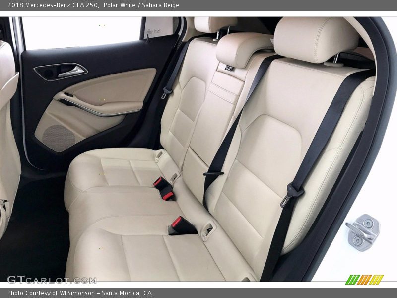 Polar White / Sahara Beige 2018 Mercedes-Benz GLA 250