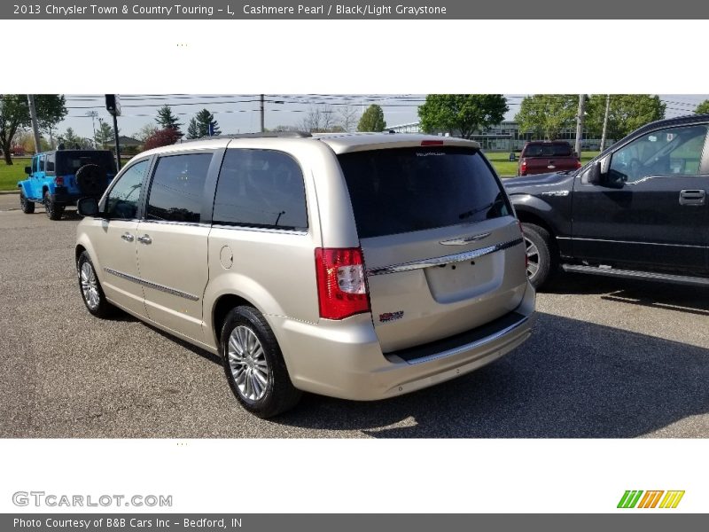 Cashmere Pearl / Black/Light Graystone 2013 Chrysler Town & Country Touring - L