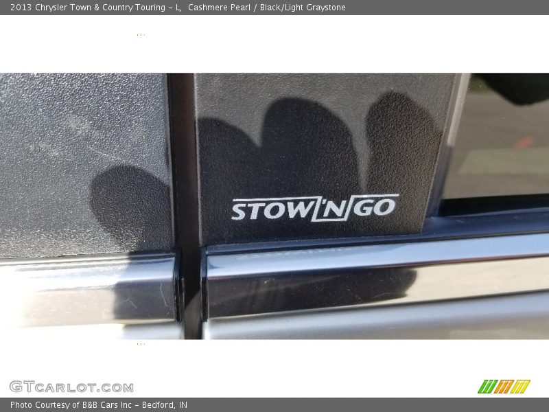 Cashmere Pearl / Black/Light Graystone 2013 Chrysler Town & Country Touring - L